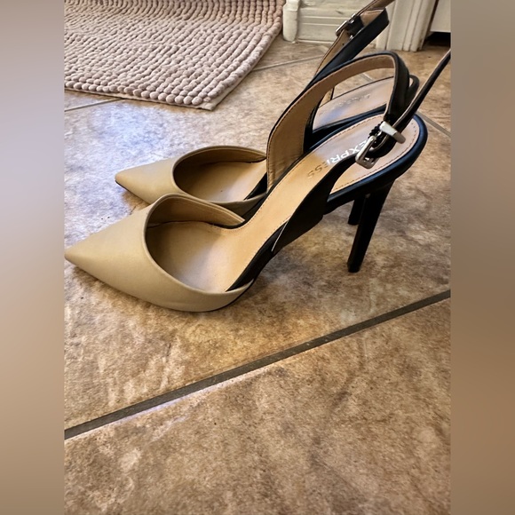 Your a Professional when wearing these heels! - Picture 3 of 3